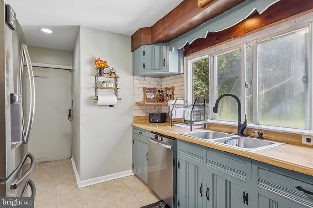 437 SUMMER AVE, Edgewater Park, NJ 08010