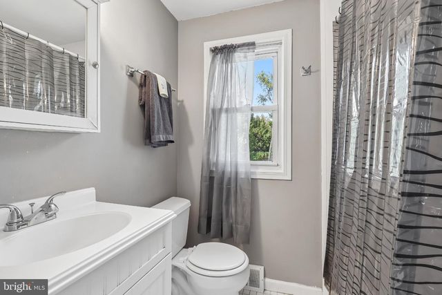 437 SUMMER AVE, Edgewater Park, NJ 08010