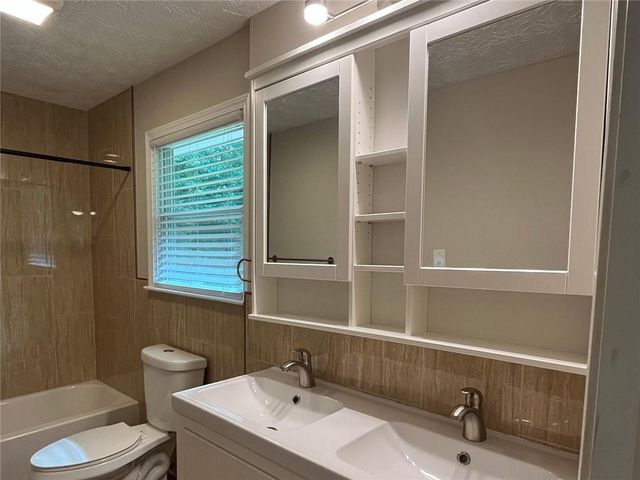 2237 Scotty Circle, Decatur, GA 30032