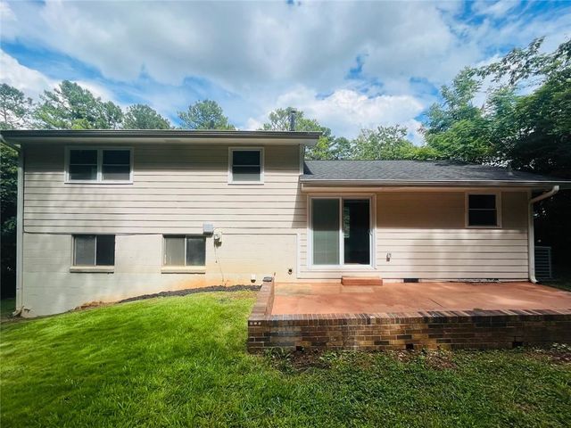 2237 Scotty Circle, Decatur, GA 30032