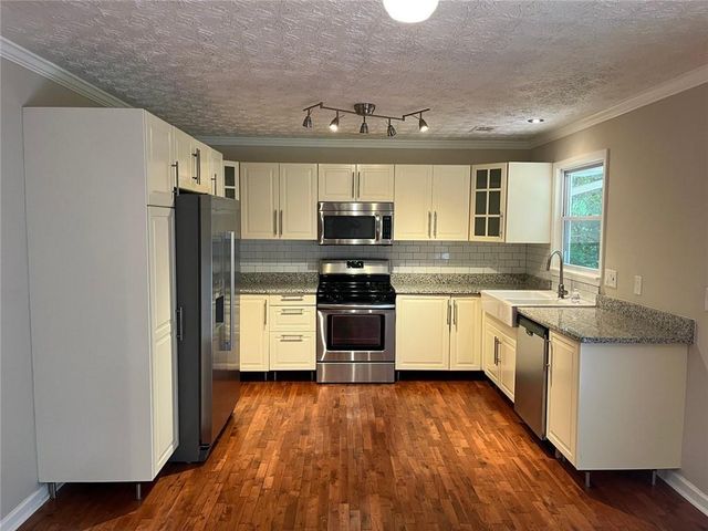 2237 Scotty Circle, Decatur, GA 30032