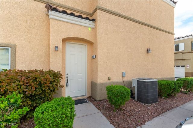 6328 Sandy Ridge Street 201, North Las Vegas, NV 89081