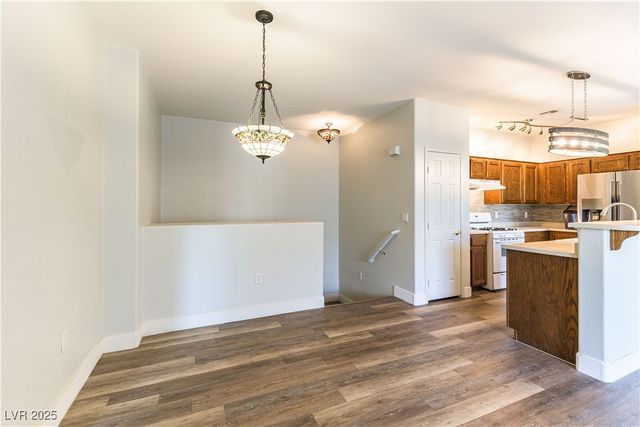 6328 Sandy Ridge Street 201, North Las Vegas, NV 89081