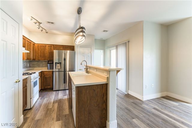 6328 Sandy Ridge Street 201, North Las Vegas, NV 89081