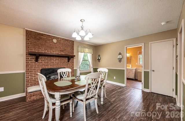 1250 21st Avenue NE, Hickory, NC 28601