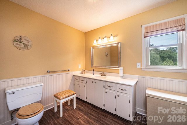 1250 21st Avenue NE, Hickory, NC 28601