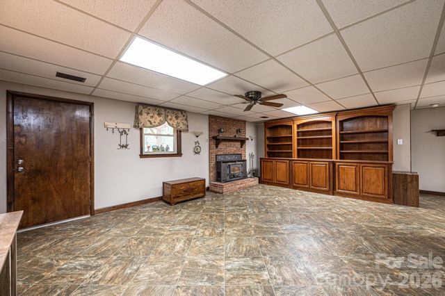 1250 21st Avenue NE, Hickory, NC 28601