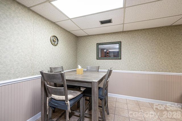 1250 21st Avenue NE, Hickory, NC 28601