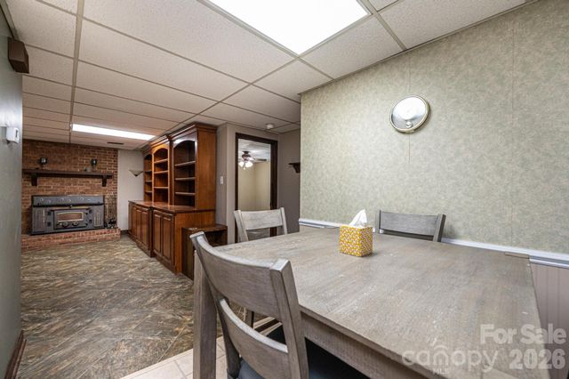 1250 21st Avenue NE, Hickory, NC 28601
