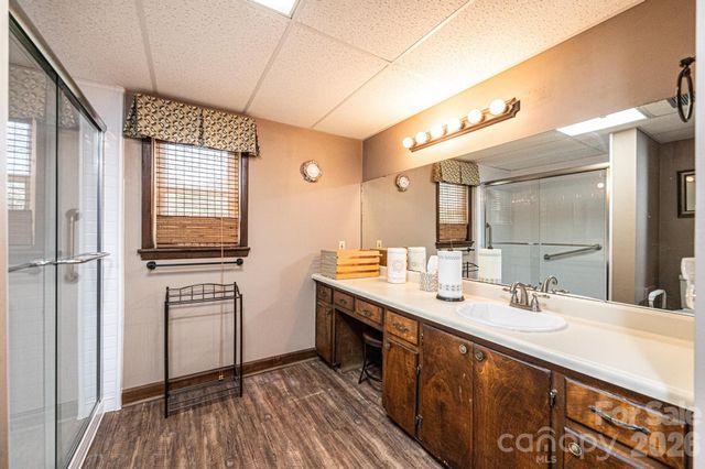 1250 21st Avenue NE, Hickory, NC 28601