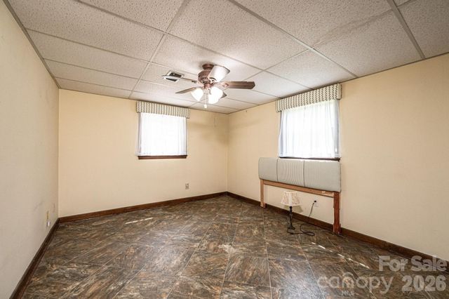 1250 21st Avenue NE, Hickory, NC 28601