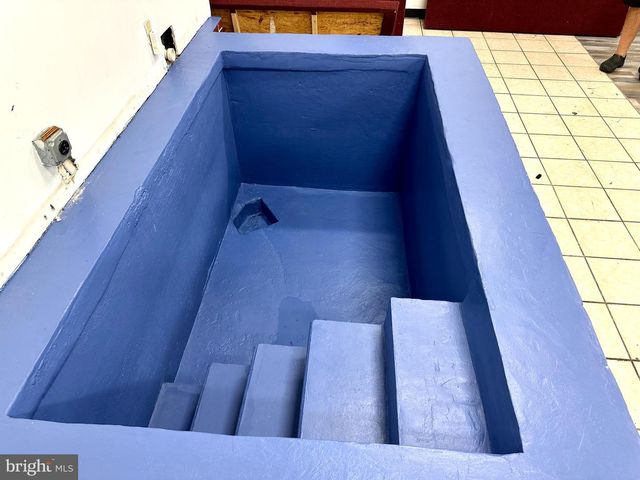 346 DENISON ST, Baltimore, MD 21229