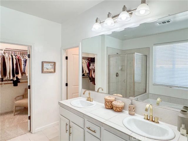 1911 Highgate Greens, Bakersfield, CA 93311