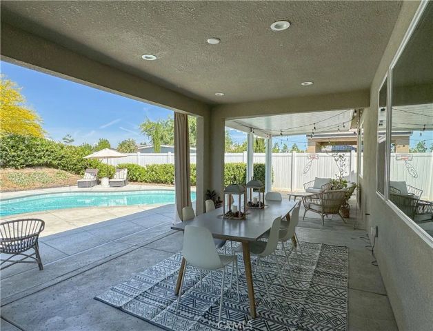 1911 Highgate Greens, Bakersfield, CA 93311