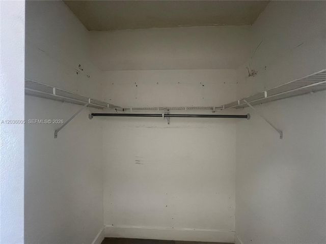 5077 NW 7th St 809, Miami, FL 33126