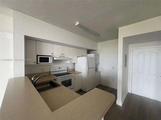 5077 NW 7th St 809, Miami, FL 33126