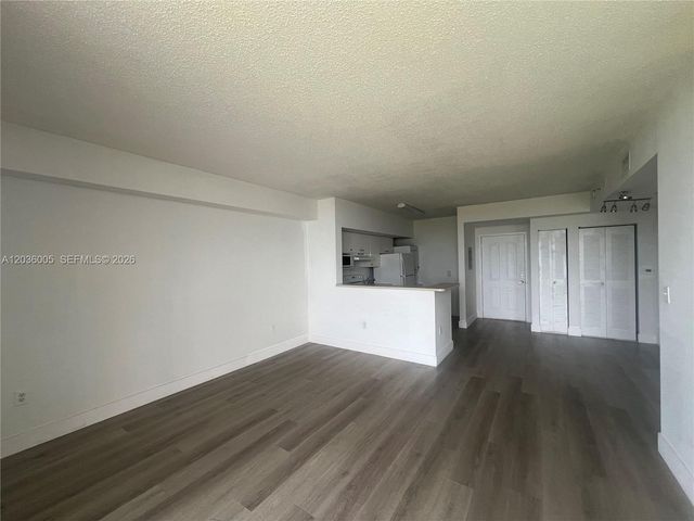 5077 NW 7th St 809, Miami, FL 33126