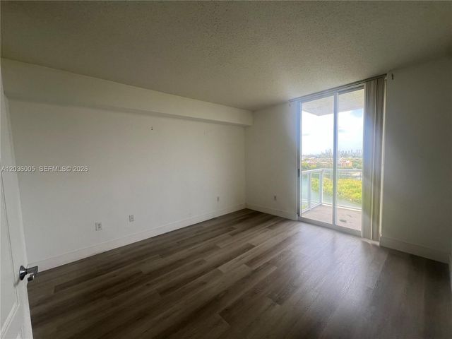 5077 NW 7th St 809, Miami, FL 33126