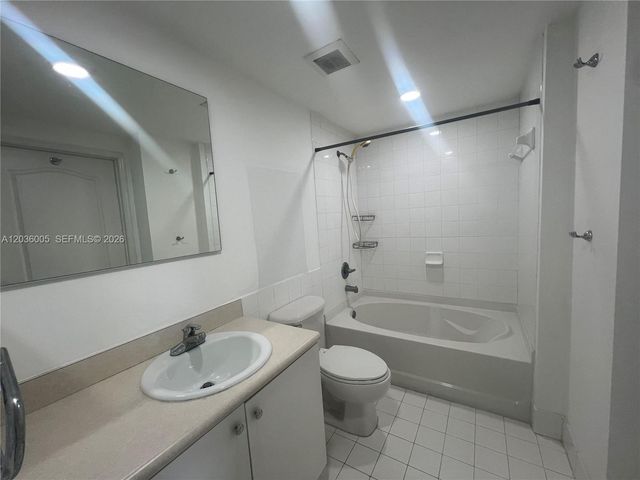 5077 NW 7th St 809, Miami, FL 33126