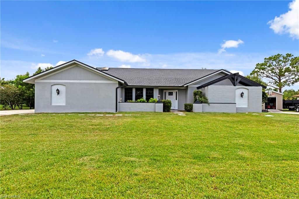 17209 Castleview DR, NORTH FORT MYERS, FL 33917 — photo 2
