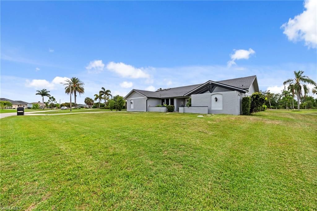 17209 Castleview DR, NORTH FORT MYERS, FL 33917 — photo 4