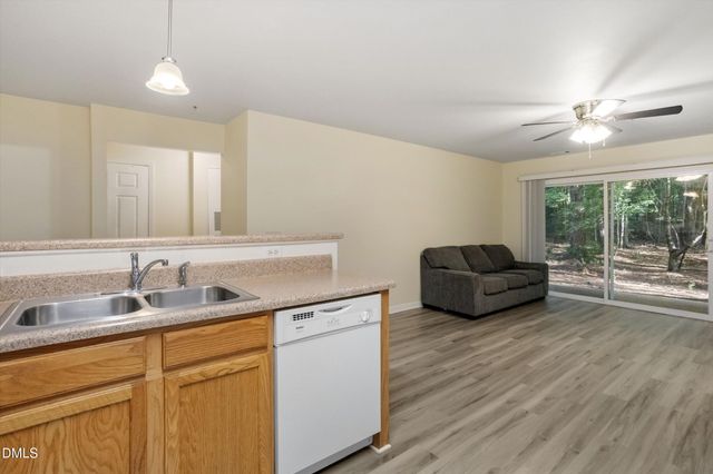 2800 Trailwood Pines Lane 102, Raleigh, NC 27603