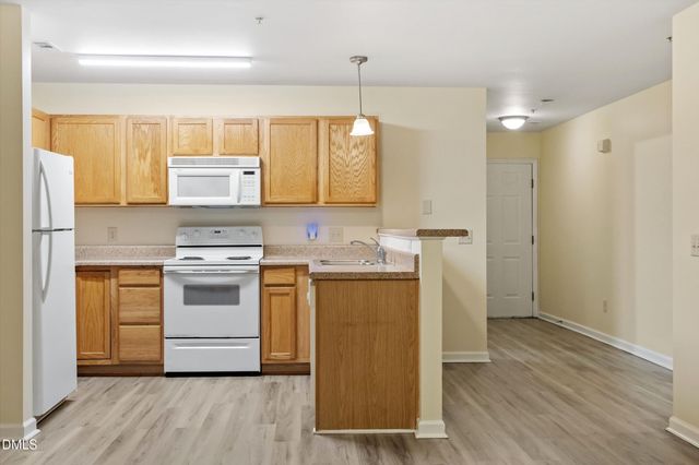 2800 Trailwood Pines Lane 102, Raleigh, NC 27603