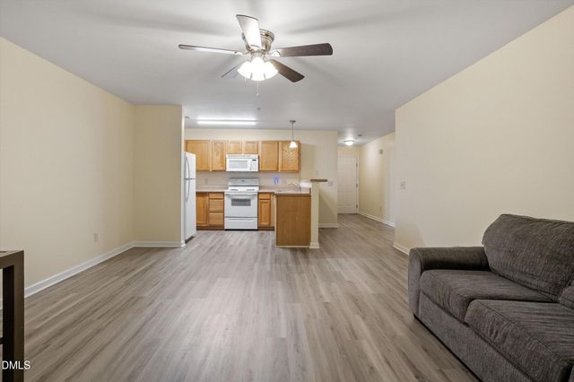 2800 Trailwood Pines Lane 102, Raleigh, NC 27603