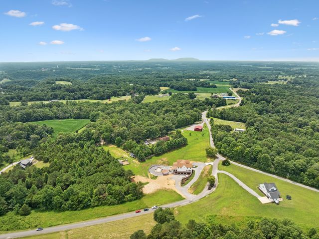 130 Cedar Ridge Ln, Smithville, TN 37166