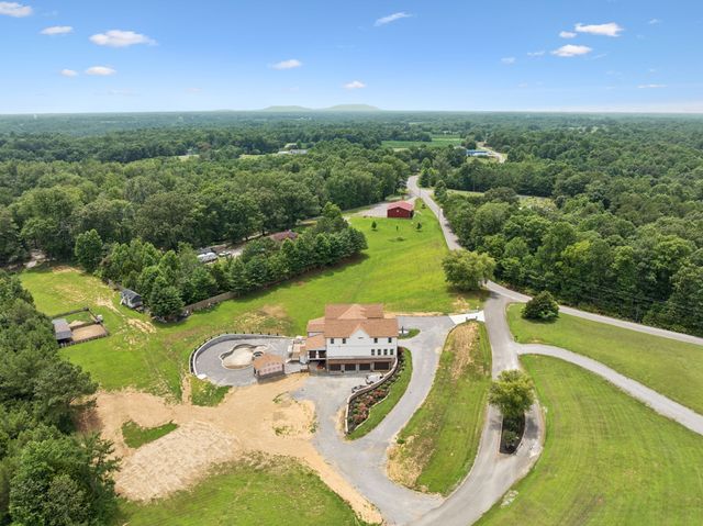 130 Cedar Ridge Ln, Smithville, TN 37166