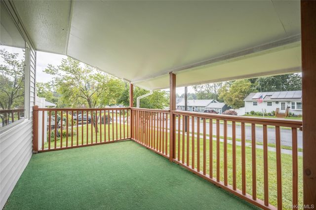 32 Peter Cooper Drive, Poughkeepsie, NY 12601