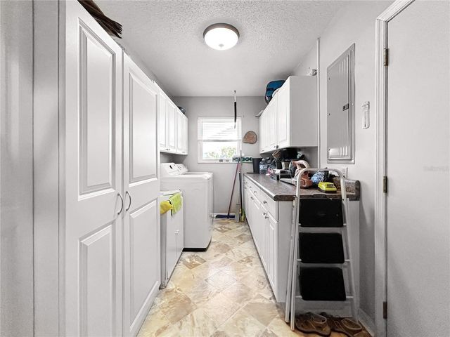 1308 BLUEWATER DRIVE, Sun City Center, FL 33573