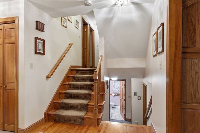 2 Tomah Dr, Peabody, MA 01960