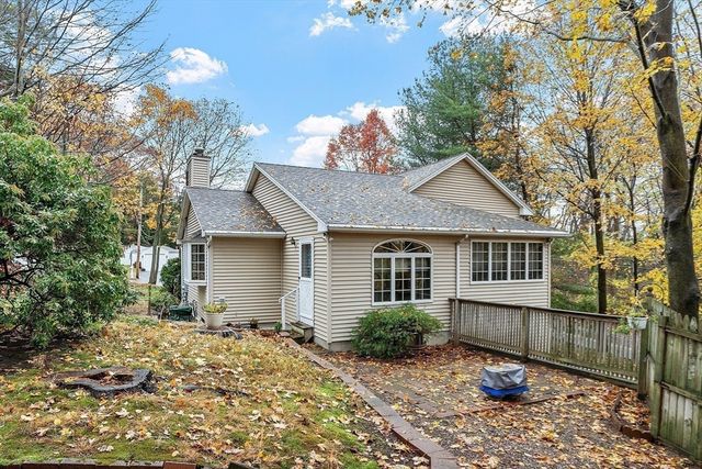 2 Tomah Dr, Peabody, MA 01960