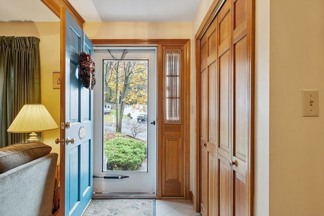 2 Tomah Dr, Peabody, MA 01960