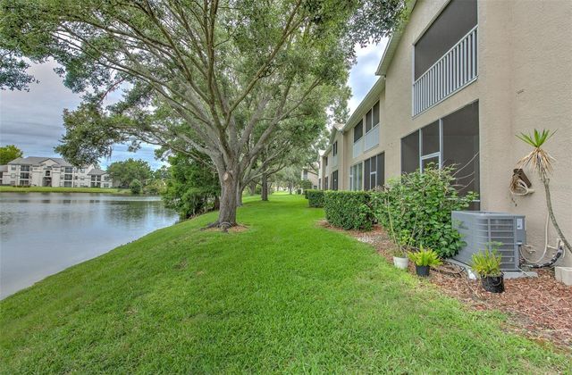 18504 PEBBLE LAKE COURT, Tampa, FL 33647