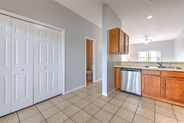 18504 PEBBLE LAKE COURT, Tampa, FL 33647