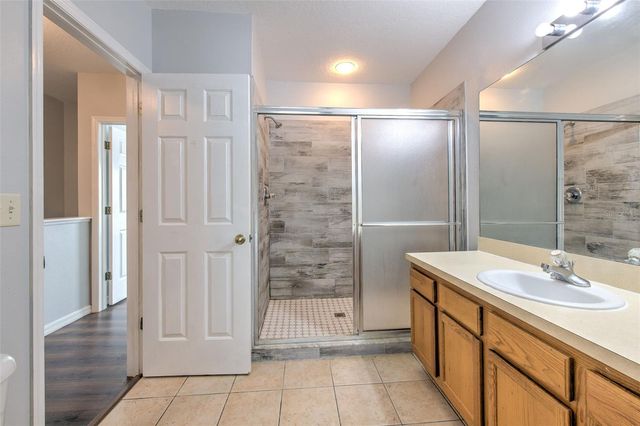 18504 PEBBLE LAKE COURT, Tampa, FL 33647