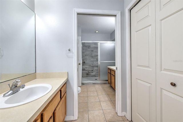 18504 PEBBLE LAKE COURT, Tampa, FL 33647