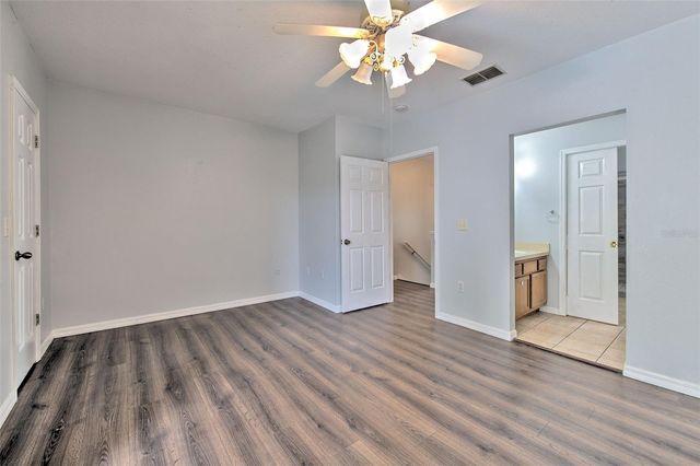 18504 PEBBLE LAKE COURT, Tampa, FL 33647