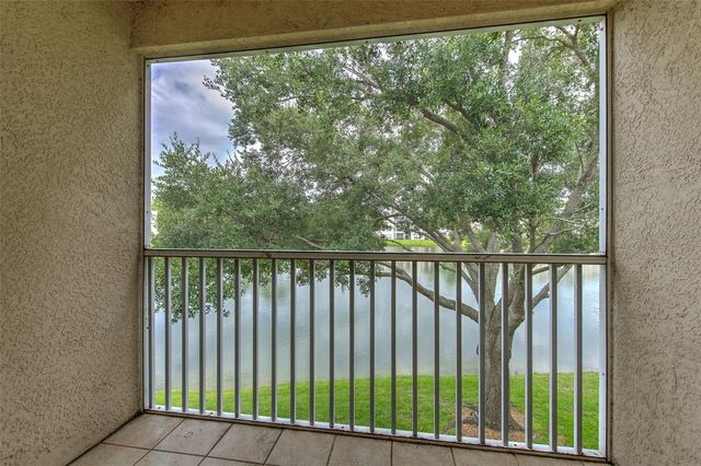 18504 PEBBLE LAKE COURT, Tampa, FL 33647