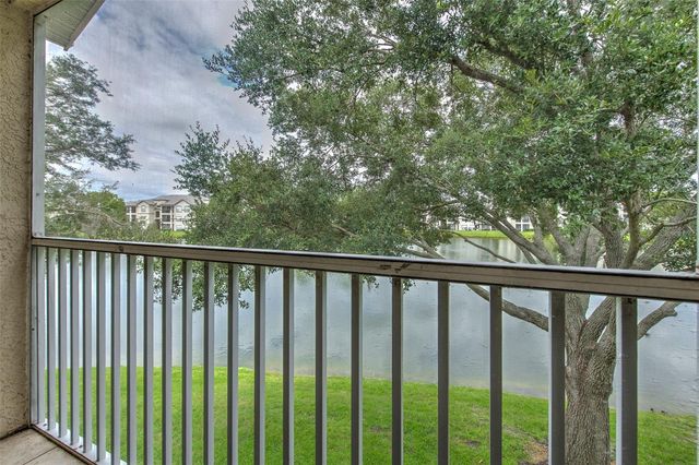 18504 PEBBLE LAKE COURT, Tampa, FL 33647