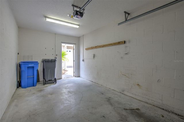18504 PEBBLE LAKE COURT, Tampa, FL 33647