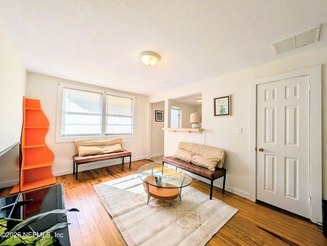 1630 LARUE Avenue, Jacksonville, FL 32207