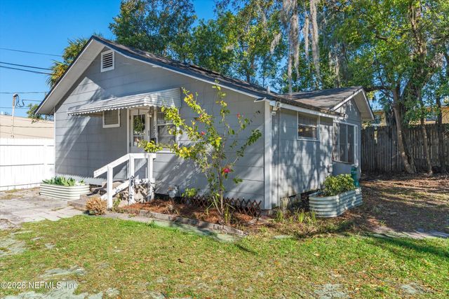 1630 LARUE Avenue, Jacksonville, FL 32207