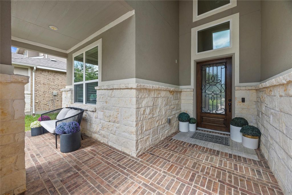 Image 11 of property listing at 7819 Lost Pecan Way, Missouri City, TX 77459