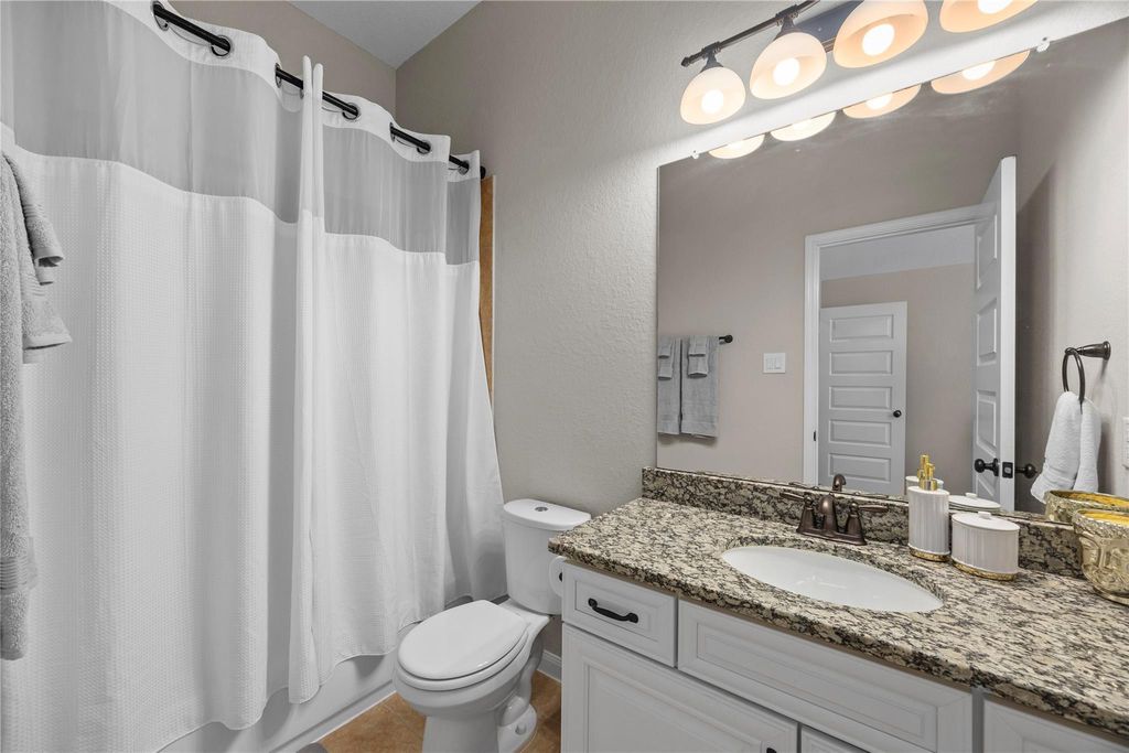 Image 42 of property listing at 7819 Lost Pecan Way, Missouri City, TX 77459