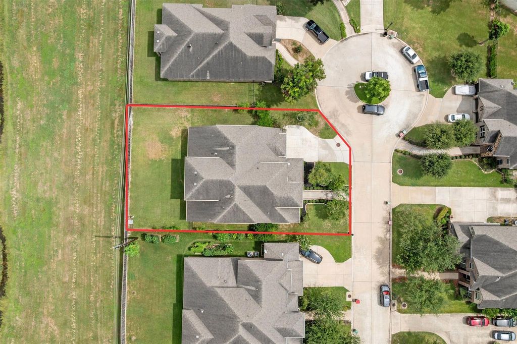Image 9 of property listing at 7819 Lost Pecan Way, Missouri City, TX 77459
