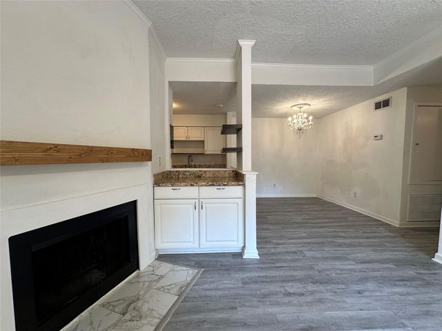 2125 Augusta Drive 55, Houston, TX 77057