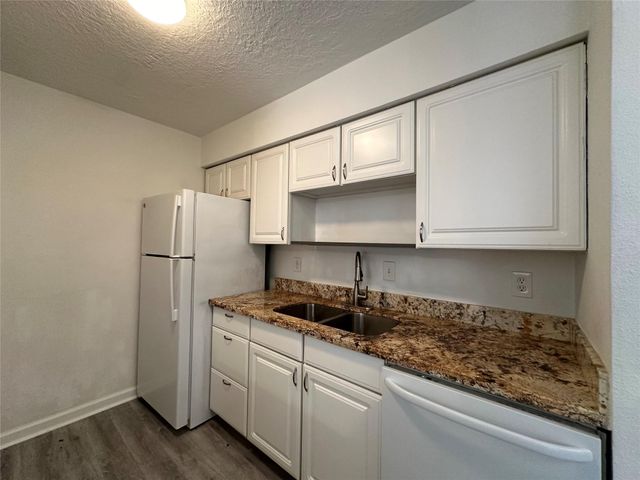 2125 Augusta Drive 55, Houston, TX 77057